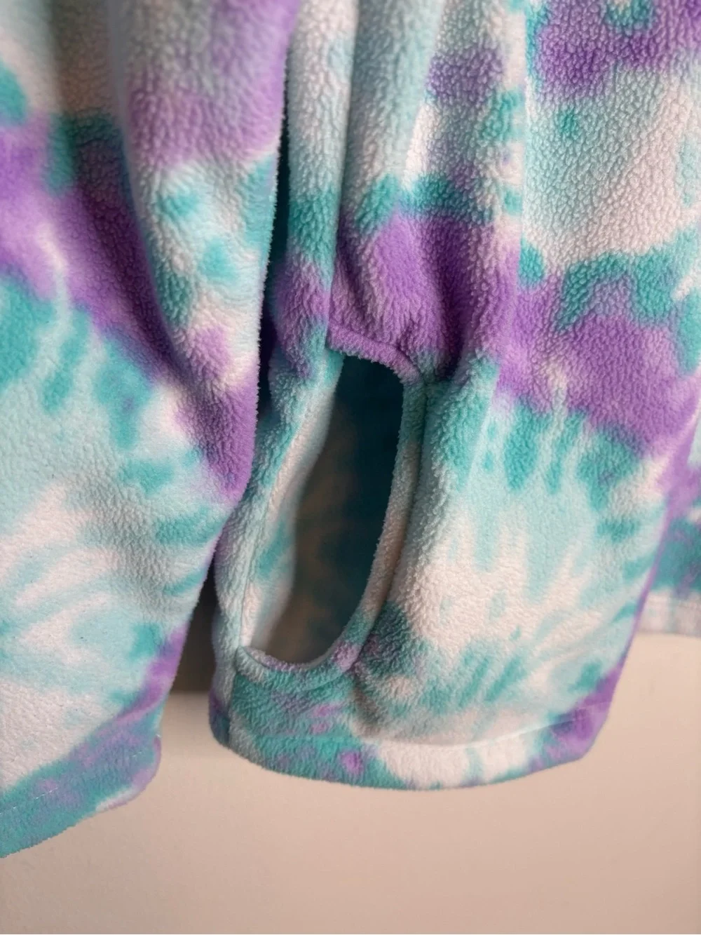 THE CHILDREN’S PLACE TIE DYE PULLOVER